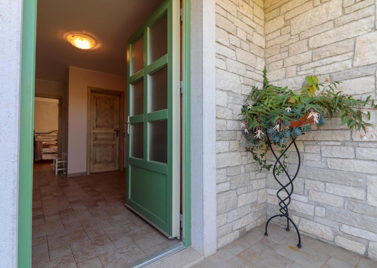 Villa Nona Marija Sveti Lovreč Pazenatički Esterno foto