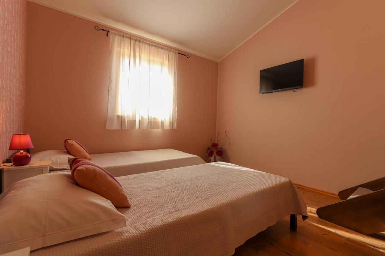 Villa Nona Marija Sveti Lovreč Pazenatički Esterno foto